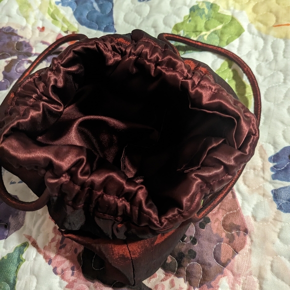 Embroidered purse - Picture 4 of 4